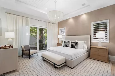 685 2nd St S, Naples, FL 34102 - Photo 15