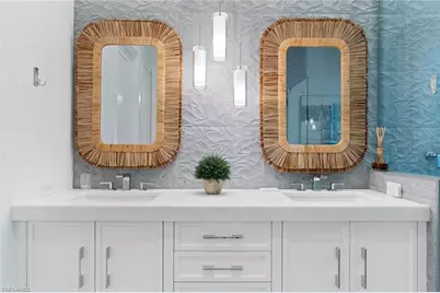 685 2nd St S, Naples, FL 34102 - Photo 17