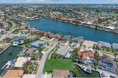 269 Bass Ct, Marco Island, FL 34145 - Photo 9