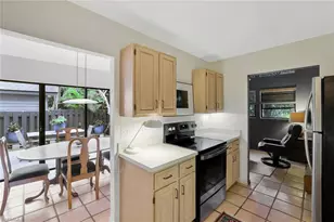 1329 Solana Rd, Naples, FL 34103 - Photo 7