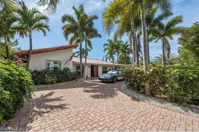 778 Broad Ct S, Naples, FL 34102 - Photo 3