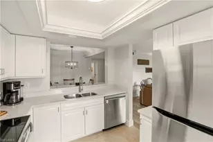 7300 Glenmoor Ln, Naples, FL 34104 - Photo 13