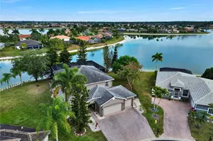 2941 Inlet Cove Ln E, Naples, FL 34120 - Photo 1