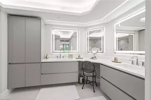 21 Bluebill Ave, Naples, FL 34108 - Photo 15