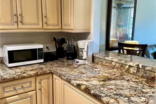 190 Turtle Lake Ct, Naples, FL 34105 - Photo 5