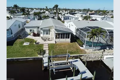 17611 Canal Cove Ct, Fort Myers Beach, FL 33931 - Photo 7