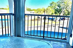 High Point Cir High Point Cir W, Naples, FL 34103 - Photo 9