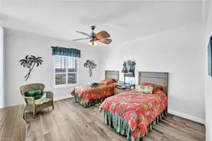 285 Grande Way, Naples, FL 34110 - Photo 27