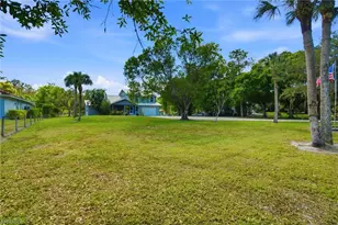 5860 Dogwood Way, Naples, FL 34116 - Photo 13