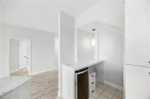 85 Silver Oaks Cir SW, Naples, FL 34119 - Photo 9