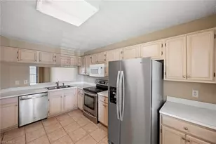 7784 Emerald Cir, Naples, FL 34109 - Photo 17