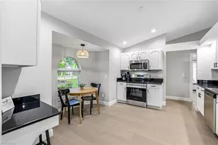 45 Wickliffe Dr, Naples, FL 34110 - Photo 9