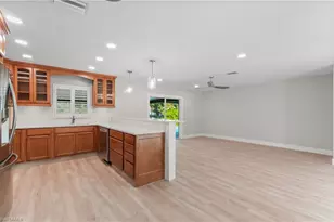 54 Liberty Ln, Naples, FL 34112 - Photo 9