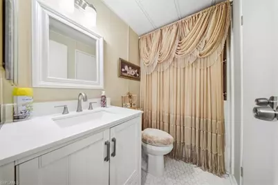 26257 Queen Mary Ln, Bonita Springs, FL 34135 - Photo 23