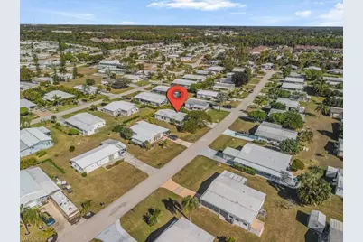 26257 Queen Mary Ln, Bonita Springs, FL 34135 - Photo 3