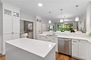 10020 Heather Ln, Naples, FL 34119 - Photo 21