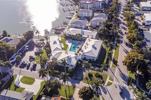 354 Harbour Dr, Naples, FL 34103 - Photo 13