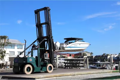 891 10th St S, Naples, FL 34102 - Photo 5