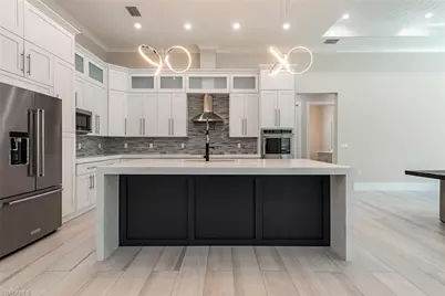 662 9th St SW, Naples, FL 34117 - Photo 5