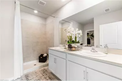 17767 Shade Tree Loop, Punta Gorda, FL 33982 - Photo 9