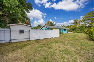 10690 Crockett St, Bonita Springs, FL 34135 - Photo 25