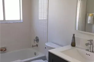 7800 Emerald Cir, Naples, FL 34109 - Photo 11