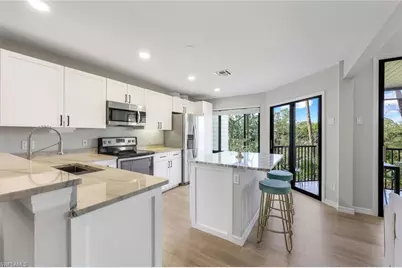 27106 Oakwood Lake Dr, Bonita Springs, FL 34134 - Photo 9