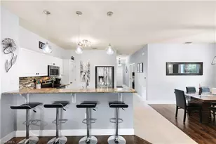 10021 Heather Ln, Naples, FL 34119 - Photo 5