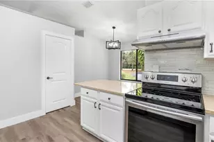 250 17th St NW, Naples, FL 34120 - Photo 11