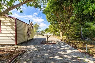 1219 SE 19th Terrace, Cape Coral, FL 33990 - Photo 27