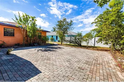 1219 SE 19th Ter, Cape Coral, FL 33990 - Photo 29