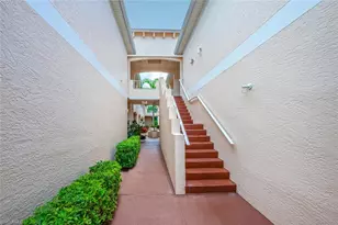 1096 Woodshire Ln, Naples, FL 34105 - Photo 3