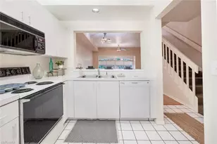 1096 Woodshire Ln, Naples, FL 34105 - Photo 9