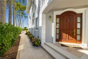 25 2nd Ave S, Naples, FL 34102 - Photo 5