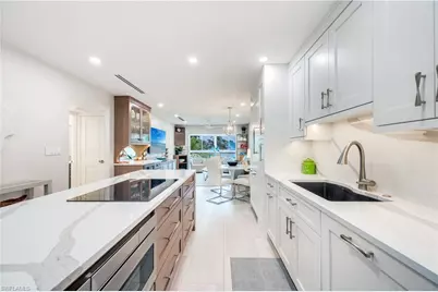 1021 3rd St S #310, Naples, FL 34102 - Photo 3