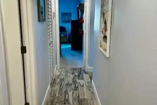 1075 Foxfire Ln, Naples, FL 34104 - Photo 9