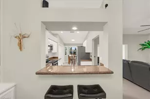 7320 Glenmoor Ln, Naples, FL 34104 - Photo 7