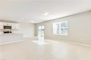 1401 NE 5th Pl, Cape Coral, FL 33909 - Photo 11