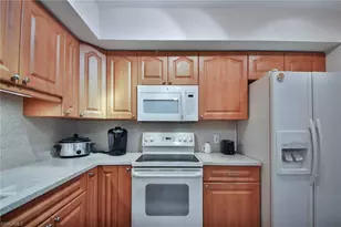 68 Marco Villas Dr, Marco Island, FL 34145 - Photo 5