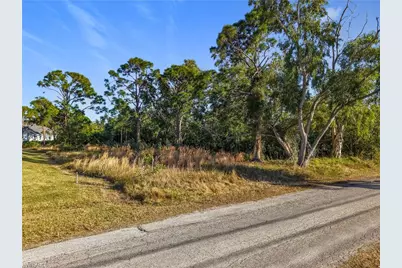 11638 Oakland Dr, Bokeelia, FL 33922 - Photo 9