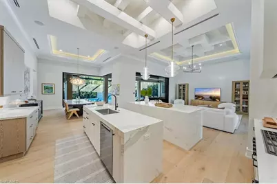 4638 Idylwood Ln, Naples, FL 34119 - Photo 9