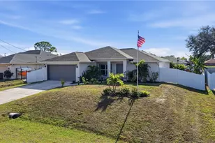 4153 NE 9th Pl, Cape Coral, FL 33909 - Photo 3