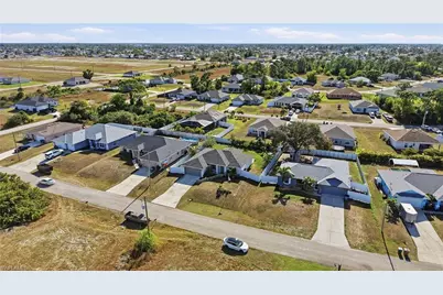 4153 NE 9th Pl, Cape Coral, FL 33909 - Photo 41