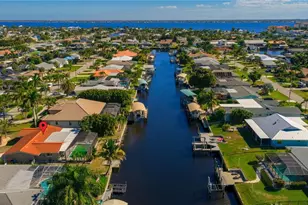 1636 SE 39th St, Cape Coral, FL 33904 - Photo 3