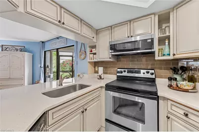 9623 Eaton Gardens Ln #105, Fort Myers, FL 33919 - Photo 5