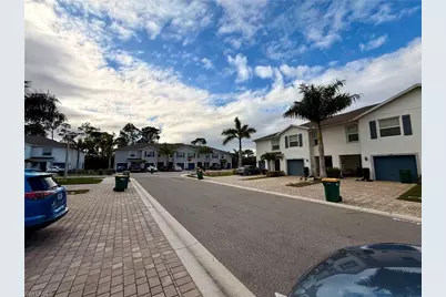 15314 Wildflower Cir, Naples, FL 34119 - Photo 5