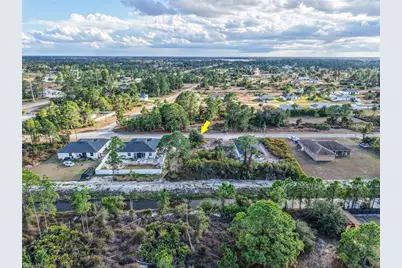 749 Newell St E, Lehigh Acres, FL 33974 - Photo 7