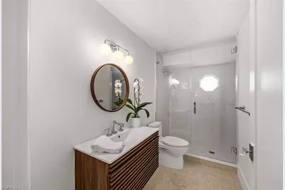 688 Parkview Ln, Naples, FL 34103 - Photo 17