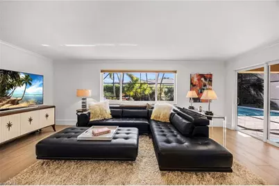 688 Parkview Ln, Naples, FL 34103 - Photo 13