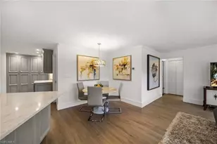 688 Parkview Ln, Naples, FL 34103 - Photo 11